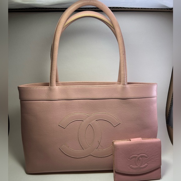 Chanel 3pack - Pink Caviar Tote, Pink Caviar Wallet, and scarf - Picture 2 of 11